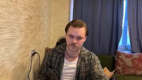 Snapshot of hugo__brad chatting on 03/14/26, 04:29 Hugo online show from 03/14/26, 04:29