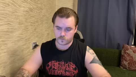 Snapshot of hugo__brad chatting on 03/17/26, 05:16 Hugo online show from 03/17/26, 05:16