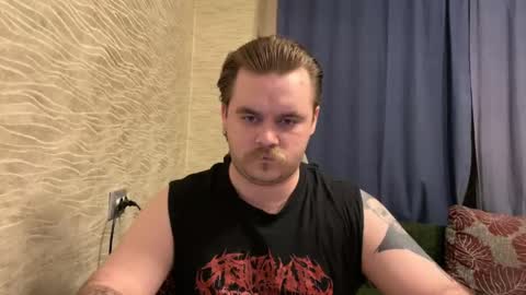 Snapshot of hugo__brad chatting on 03/19/26, 06:23 Hugo online show from 03/19/26, 06:23