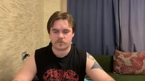 Snapshot of hugo__brad chatting on 03/25/26, 06:25 Hugo online show from 03/25/26, 06:25