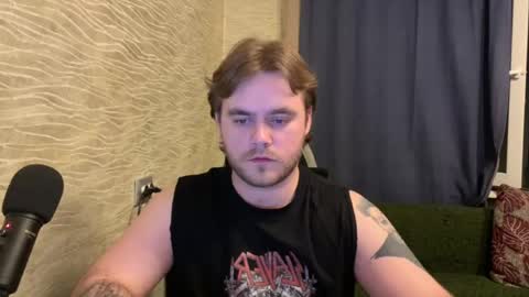 Snapshot of hugo__brad chatting on 04/15/26, 09:37 Hugo online show from 04/15/26, 09:37