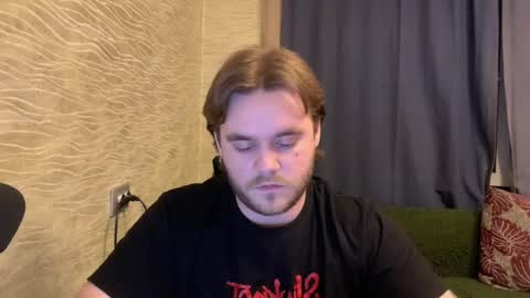 Snapshot of hugo__brad chatting on 04/21/26, 08:44 Hugo online show from 04/21/26, 08:44