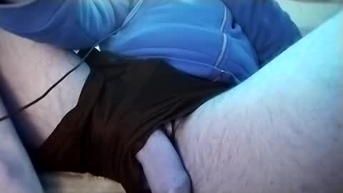 Snapshot of hugo_hug chatting on 01/21/25, 09:46 David online show from 01/21/25, 09:46