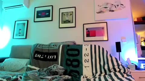 Snapshot of hugolandcam chatting on 12/07/24, 05:42 Hugo online show from 12/07/24, 05:42