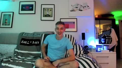 Snapshot of hugolandcam chatting on 12/07/24, 10:06 Hugo online show from 12/07/24, 10:06