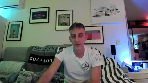 Snapshot of hugolandcam chatting on 12/08/24, 03:56 Hugo online show from 12/08/24, 03:56