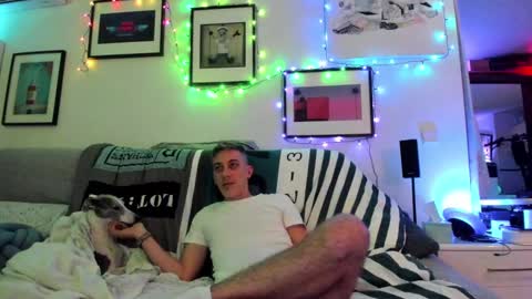 Snapshot of hugolandcam chatting on 12/11/24, 09:23 Hugo online show from 12/11/24, 09:23