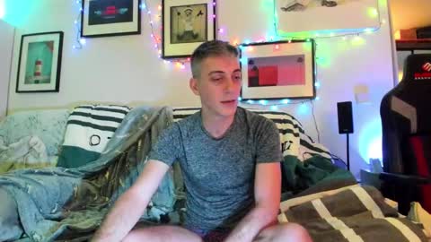 Snapshot of hugolandcam chatting on 12/13/24, 08:58 Hugo online show from 12/13/24, 08:58