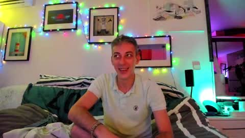 Snapshot of hugolandcam chatting on 12/25/24, 09:22 Hugo online show from 12/25/24, 09:22