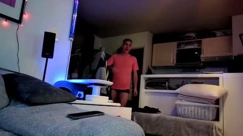 Snapshot of hugolandcam chatting on 01/02/25, 09:28 Hugo online show from 01/02/25, 09:28