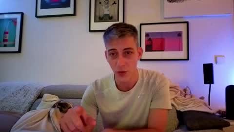 Snapshot of hugolandcam chatting on 01/13/25, 09:42 Hugo online show from 01/13/25, 09:42