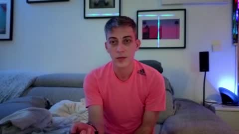 Snapshot of hugolandcam chatting on 01/19/25, 08:19 Hugo online show from 01/19/25, 08:19