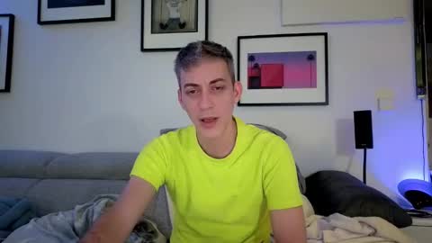 Snapshot of hugolandcam chatting on 02/02/25, 05:04 Hugo online show from 02/02/25, 05:04