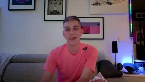 Snapshot of hugolandcam chatting on 02/09/25, 08:24 Hugo online show from 02/09/25, 08:24