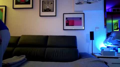 Snapshot of hugolandcam chatting on 02/20/25, 08:58 Hugo online show from 02/20/25, 08:58