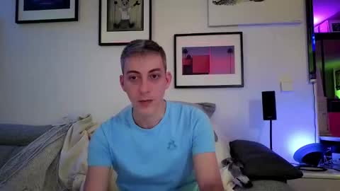 Snapshot of hugolandcam chatting on 02/24/25, 09:20 Hugo online show from 02/24/25, 09:20