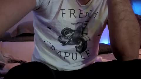 Snapshot of hugolandcam chatting on 03/01/25, 04:33 Hugo online show from 03/01/25, 04:33