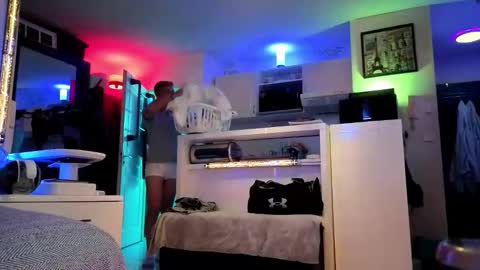 Snapshot of hugolandcam chatting on 09/09/25, 08:08 Hugo online show from 09/09/25, 08:08