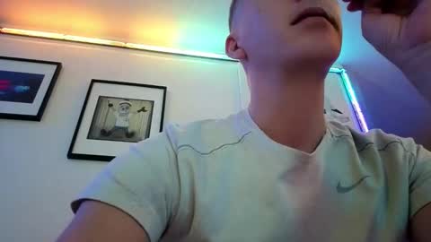 Snapshot of hugolandcam chatting on 11/05/25, 11:27 Hugo online show from 11/05/25, 11:27