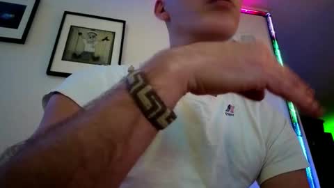 Snapshot of hugolandcam chatting on 11/07/25, 10:32 Hugo online show from 11/07/25, 10:32