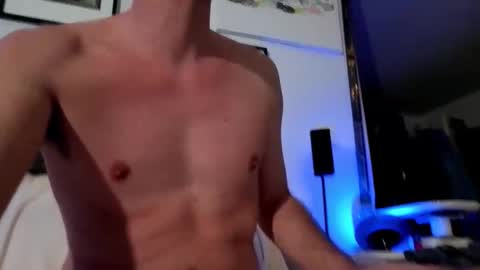 Snapshot of hugolandcam chatting on 11/11/25, 09:15 Hugo online show from 11/11/25, 09:15