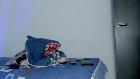 Snapshot of hugosan2 chatting on 11/06/25, 05:58 Hugo online show from 11/06/25, 05:58