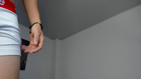 Snapshot of hugosan2 chatting on 12/18/25, 06:36 Hugo online show from 12/18/25, 06:36