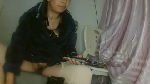 hujiajia520321431 online show from 10/22/25, 12:16