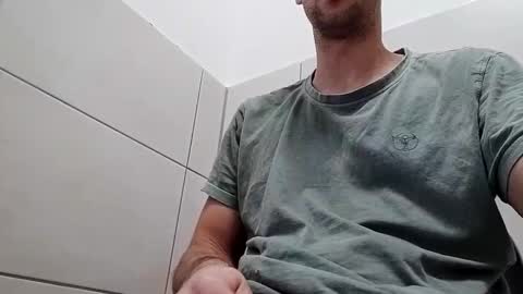 Snapshot of hukssss chatting on 11/30/25, 08:18 hukssss online show from 11/30/25, 08:18