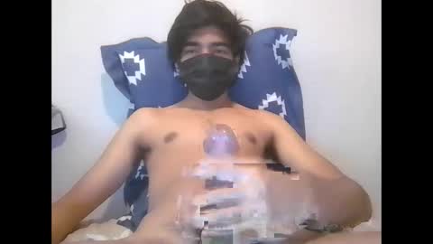 Snapshot of hulkyking1812000 chatting on 01/13/26, 04:12 hulkyking1812000 online show from 01/13/26, 04:12