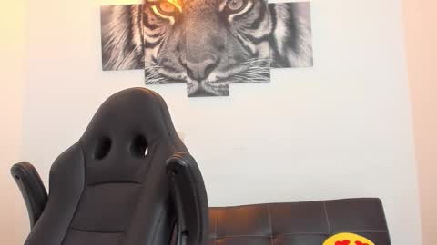 Snapshot of humber_eli chatting on 02/10/26, 12:37 Eli online show from 02/10/26, 12:37