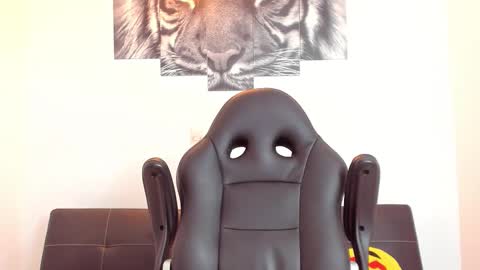 Snapshot of humber_eli chatting on 02/28/26, 12:00 Eli online show from 02/28/26, 12:00