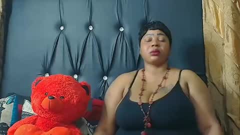 humongoustitss500929 online show from 09/17/25, 04:08