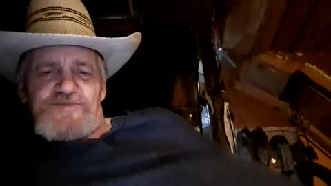 Snapshot of hung34u chatting on 01/21/25, 08:19 hung34u online show from 01/21/25, 08:19