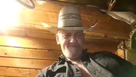 Snapshot of hung34u chatting on 09/27/25, 12:21 hung34u online show from 09/27/25, 12:21