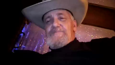 Snapshot of hung34u chatting on 10/19/25, 01:23 hung34u online show from 10/19/25, 01:23