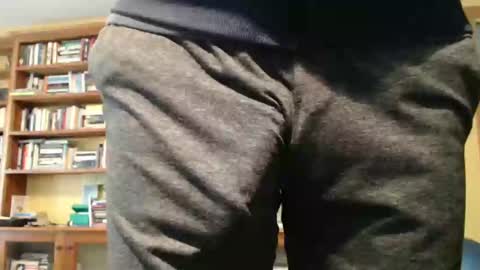 Big uncut cock dripping online show from 03/01/25, 12:28