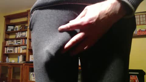 Big uncut cock dripping online show from 09/10/25, 04:34