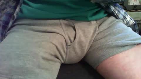 Snapshot of hungandhilarious chatting on 01/11/26, 04:01 hungandhilarious online show from 01/11/26, 04:01