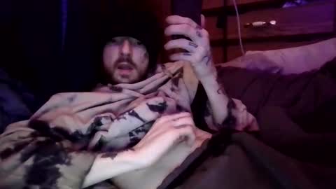 Snapshot of hungcocklg chatting on 12/16/25, 04:17 hungcocklg online show from 12/16/25, 04:17