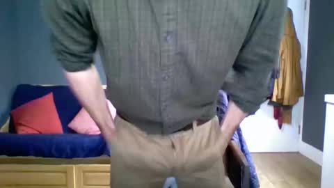 Snapshot of hunghard2004 chatting on 10/08/25, 10:02 hunghard2004 online show from 10/08/25, 10:02