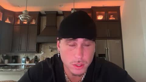 Snapshot of hungkingg22 chatting on 10/22/25, 06:07 hungkingg22 online show from 10/22/25, 06:07