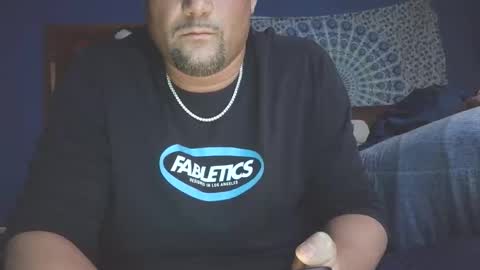 Snapshot of hunglikeray2286 chatting on 02/02/26, 04:00 hunglikeray2286 online show from 02/02/26, 04:00