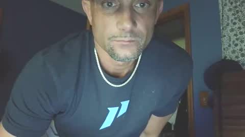 Snapshot of hunglikeray2286 chatting on 05/30/26, 05:15 hunglikeray2286 online show from 05/30/26, 05:15