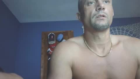 Snapshot of hunglikeray2286 chatting on 05/31/26, 03:47 hunglikeray2286 online show from 05/31/26, 03:47