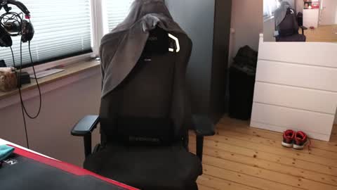 Snapshot of hungry_26 chatting on 12/15/24, 11:01 hungry_26 online show from 12/15/24, 11:01