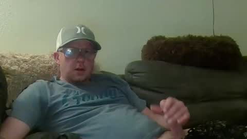 Snapshot of hungsingledad79 chatting on 03/19/26, 07:12 HuingsingleDad79 online show from 03/19/26, 07:12