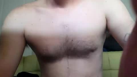 Snapshot of hungstud9792 chatting on 09/17/25, 03:14 Blondestud9792 online show from 09/17/25, 03:14