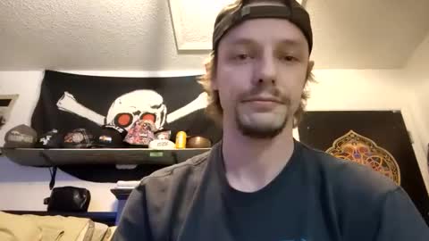 Snapshot of hungtxcock92 chatting on 02/14/25, 02:02 hungtxcock92 online show from 02/14/25, 02:02