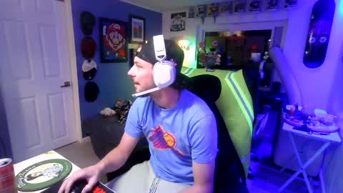 Snapshot of hungtxcock92 chatting on 12/14/25, 12:54 hungtxcock92 online show from 12/14/25, 12:54